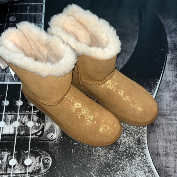 NIB UGG Mini Bailey Bow - Picture 4 of 9